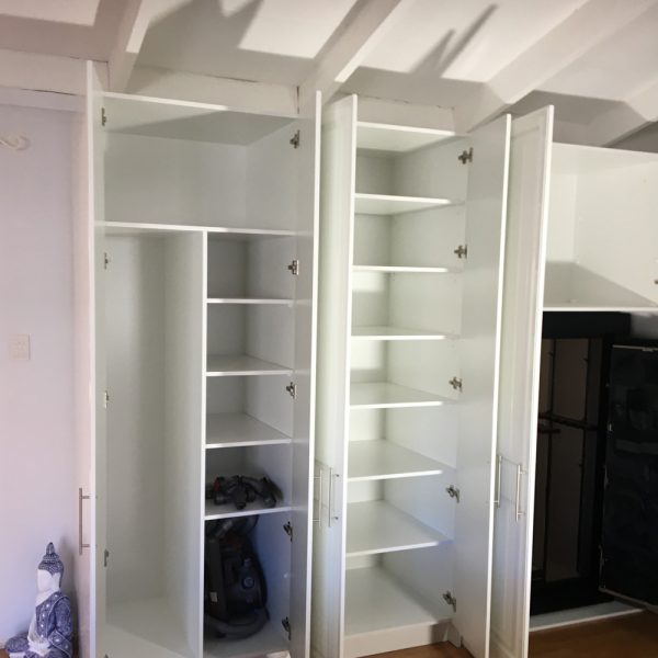 Custom designed wardrobes with shelving built by Gecko Kitchens QBCC licenced builder in Kedron, Brisbane.