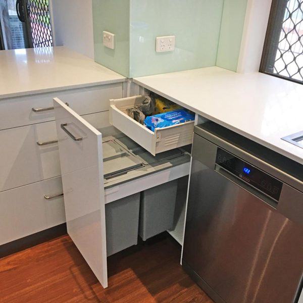 Thermolaminated Kitchen in Newport installed by Gecko Kitchens designer and builders of quality kitchens Brisbane.
