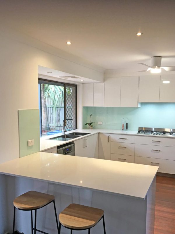 Thermolaminated Kitchen in Newport installed by Gecko Kitchens designer and builders of quality kitchens Brisbane.