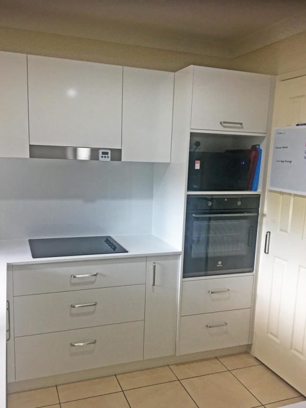 New Kitchen Installation at Everton Park built by Gecko Kitchens licenced builder for kitchens, bathrooms, laundries.