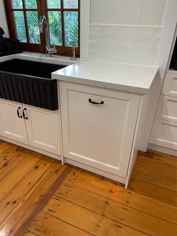 White kitchen with black farmers sink installed by Gecko Kitchens, Kedron, Brisbane