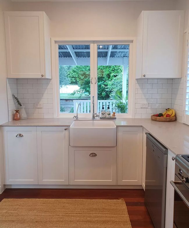 Farmhouse Sinks | Gecko Kitchens Renovations A classic kitchen design feature is the farmhouse sink perfect for traditional to modern farmhouse aesthetics by Gecko Kitchens.